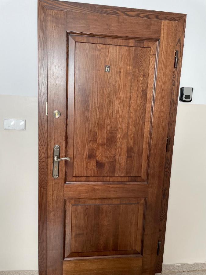 Apartament W Koninie Przy Ul. Wiosny Ludow Конин Экстерьер фото